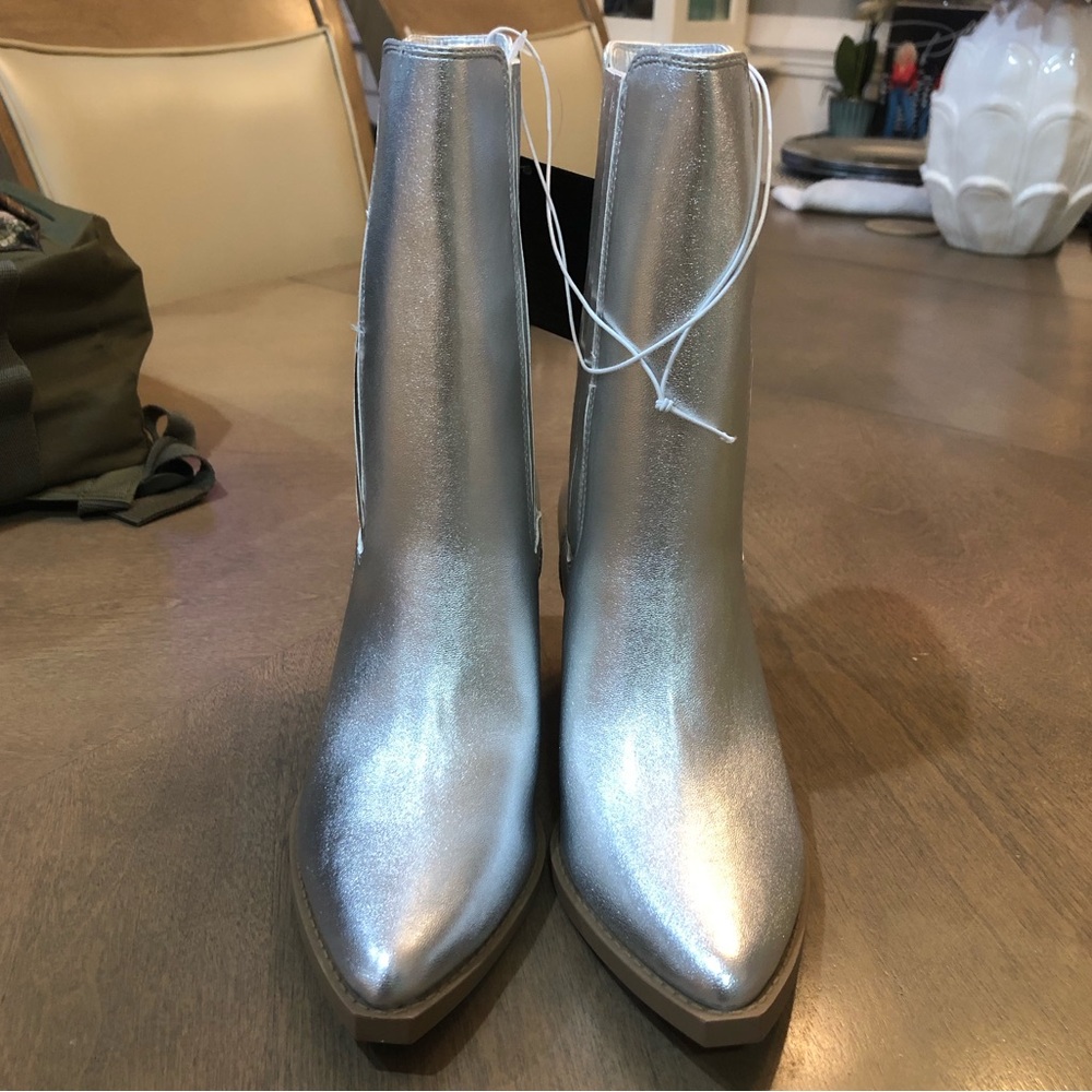 NEW FOREVER21 Silver Metallic Shimmer Cowgirl Western Heel Era Booties Boots - Picture 4 of 6